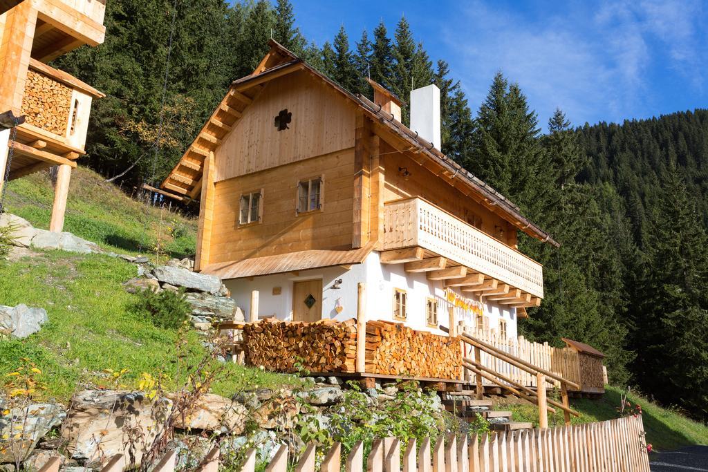 Hotel Almdorf Seinerzeit à Wiedweg Extérieur photo