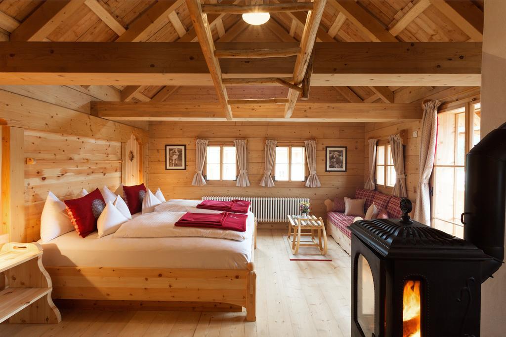 Hotel Almdorf Seinerzeit à Wiedweg Extérieur photo