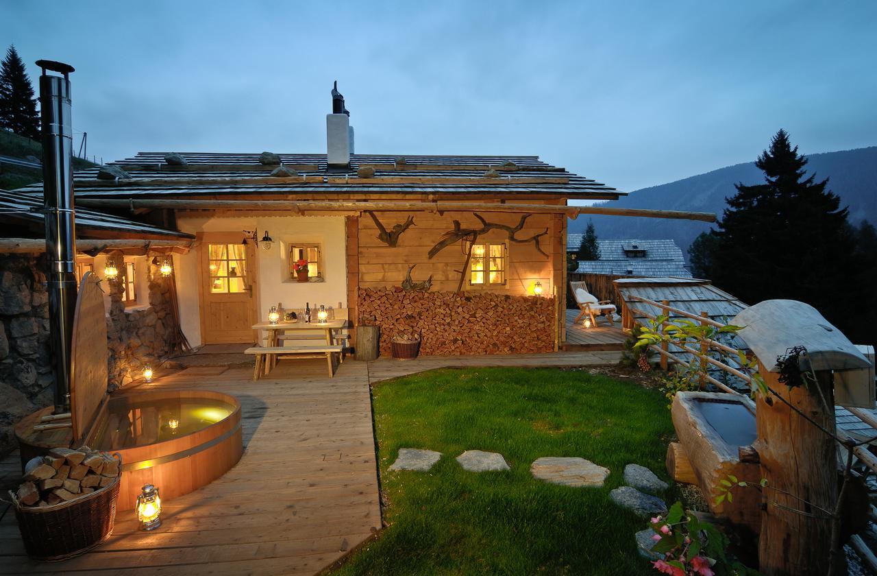 Hotel Almdorf Seinerzeit à Wiedweg Extérieur photo