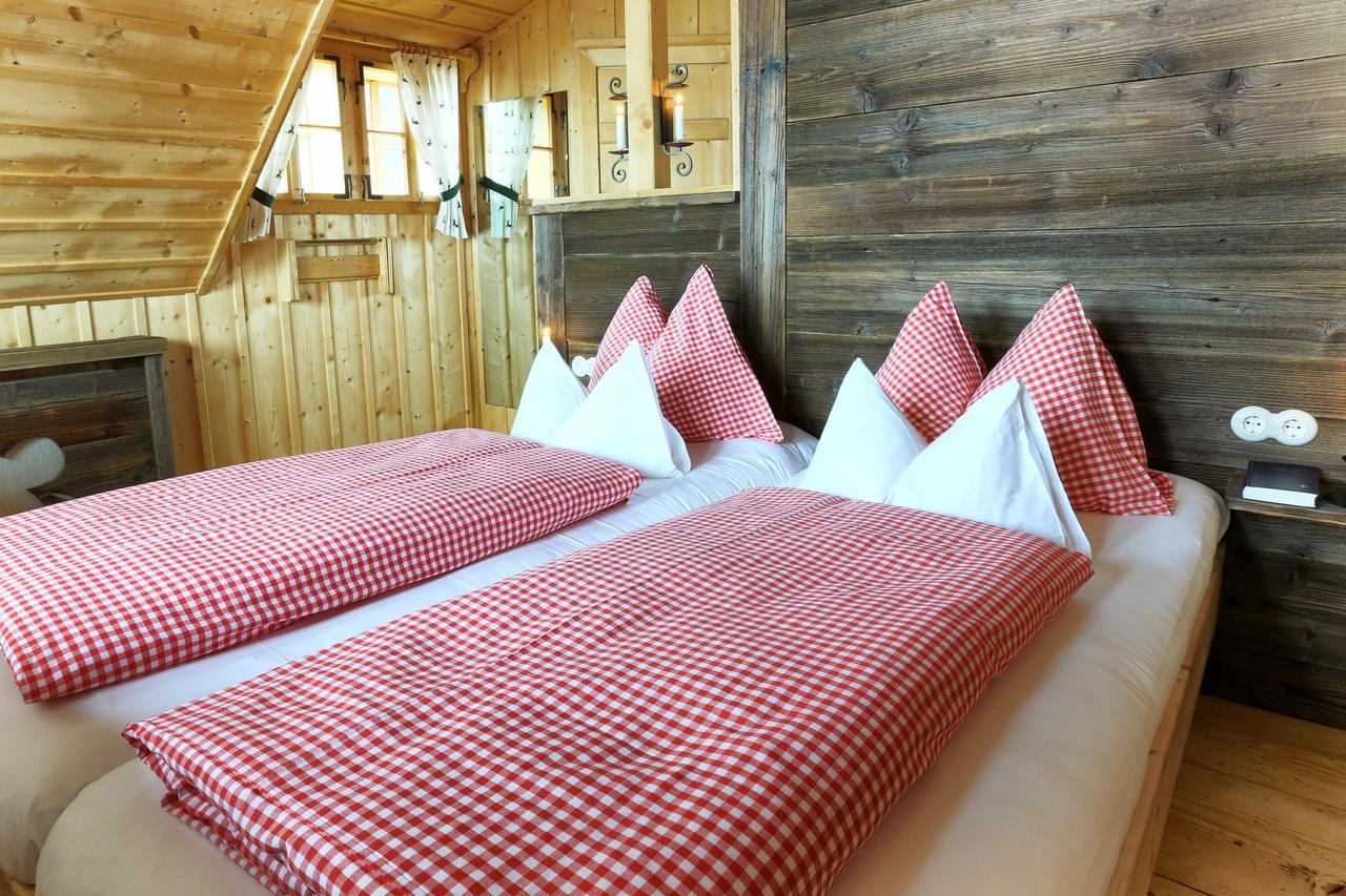 Hotel Almdorf Seinerzeit à Wiedweg Extérieur photo